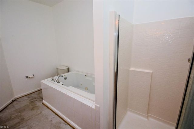 4044 River Breeze CIR, Chesapeake, VA 23321