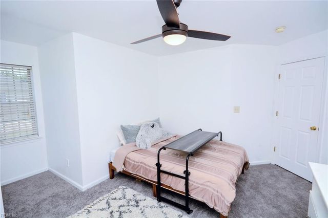 4044 River Breeze CIR, Chesapeake, VA 23321