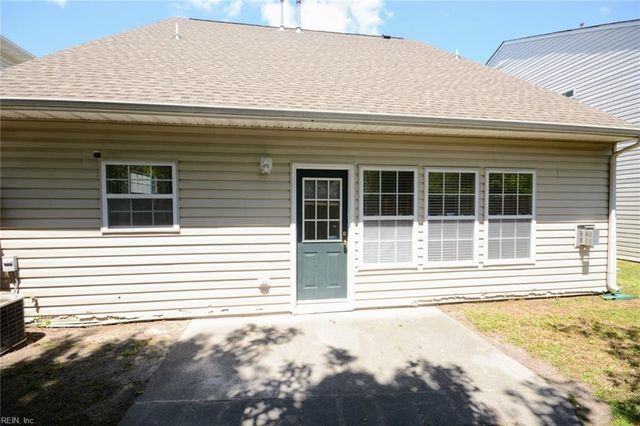 4044 River Breeze CIR, Chesapeake, VA 23321