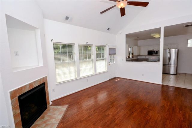 4044 River Breeze CIR, Chesapeake, VA 23321