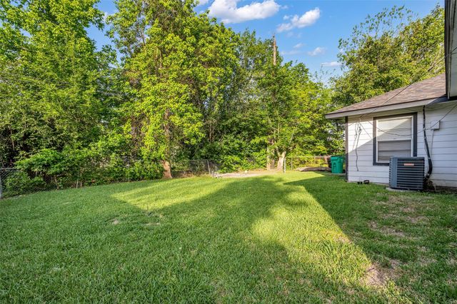 1901 Texoma Street, Baytown, TX 77520