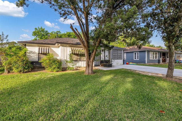 1901 Texoma Street, Baytown, TX 77520