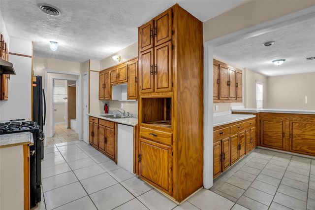 1901 Texoma Street, Baytown, TX 77520