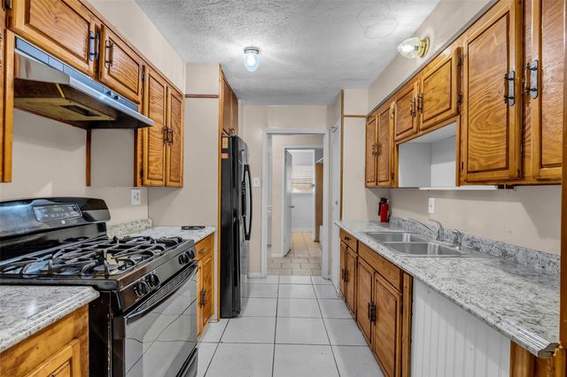 1901 Texoma Street, Baytown, TX 77520