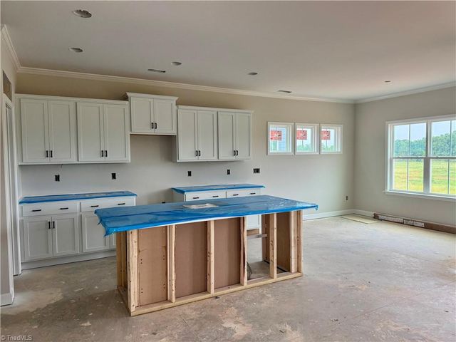 1713 Creekline Drive, Kernersville, NC 27284