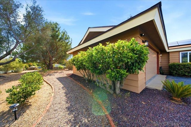 3195 Purer Rd, Escondido, CA 92029