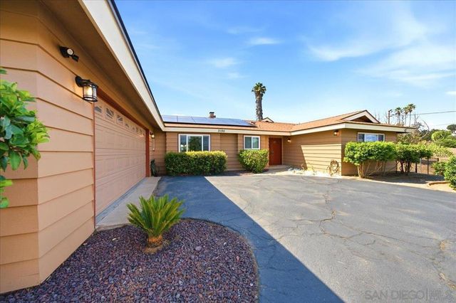 3195 Purer Rd, Escondido, CA 92029