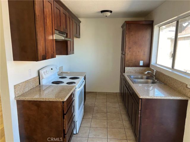 600 N Grand Avenue, Santa Ana, CA 92701