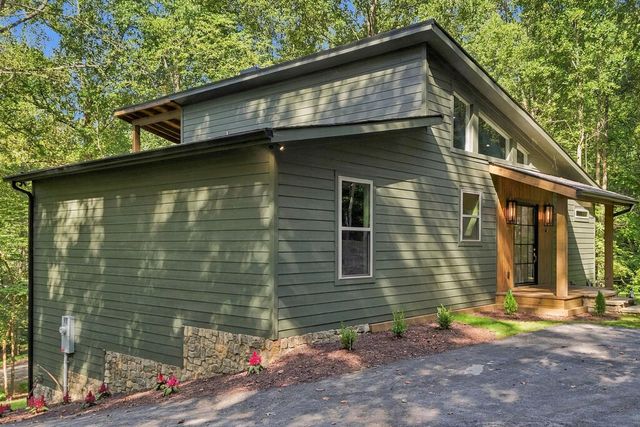 93 Elmwood Circle, Ellijay, GA 30540