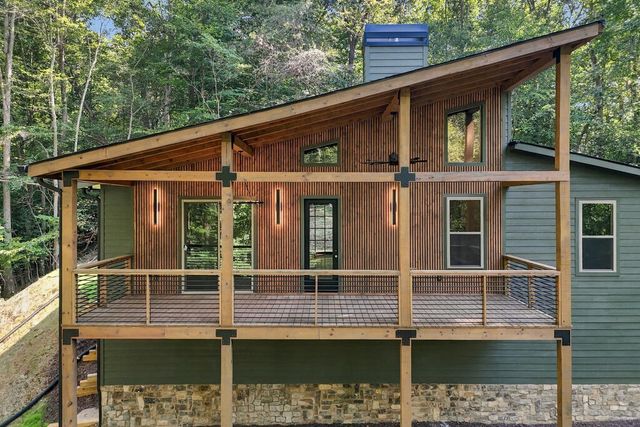 93 Elmwood Circle, Ellijay, GA 30540