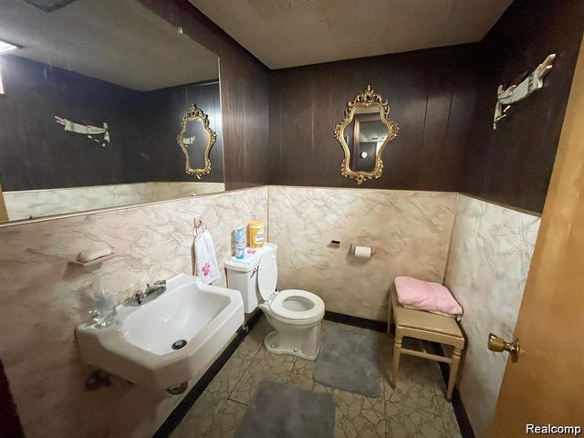 26540 Hoover Road, Warren, MI 48089