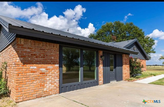 286 S Baese Road, Elm Mott, TX 76640