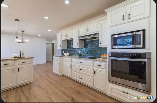 286 S Baese Road, Elm Mott, TX 76640