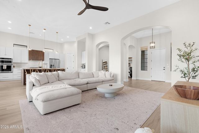 8542 E LOCKWOOD Street, Mesa, AZ 85207