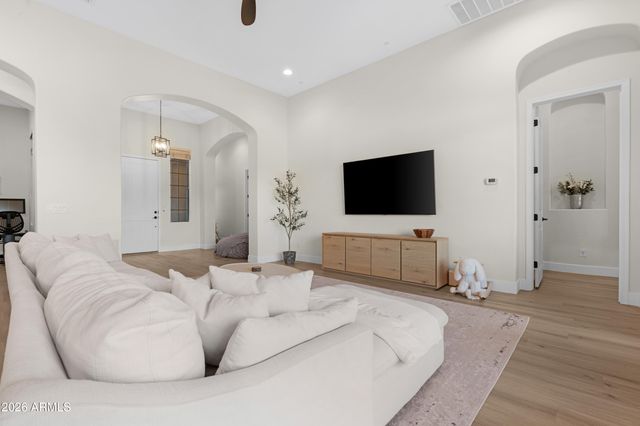 8542 E LOCKWOOD Street, Mesa, AZ 85207