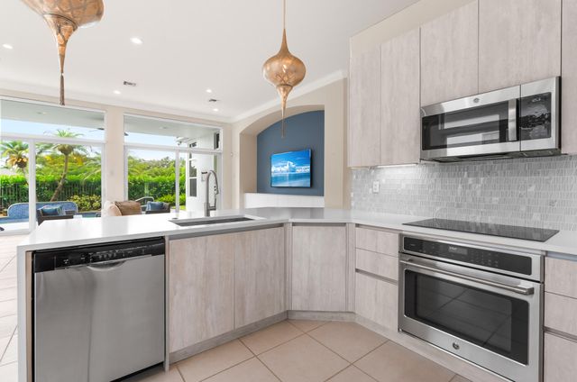 7916 Montecito Place, Delray Beach, FL 33446