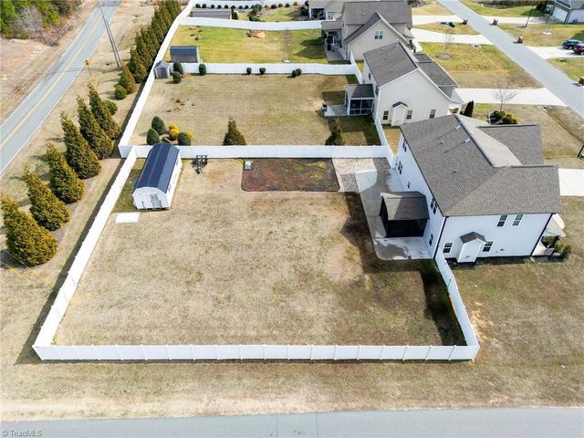 109 Phoenix Court, Lexington, NC 27295