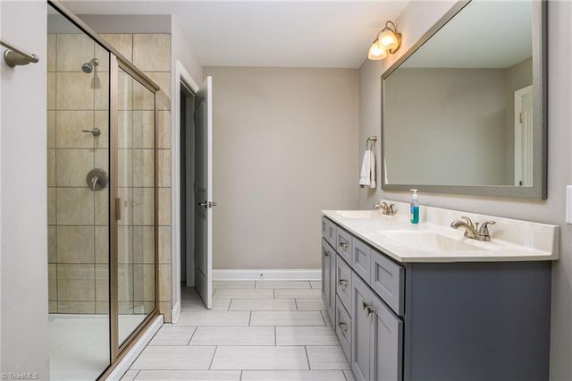 109 Phoenix Court, Lexington, NC 27295