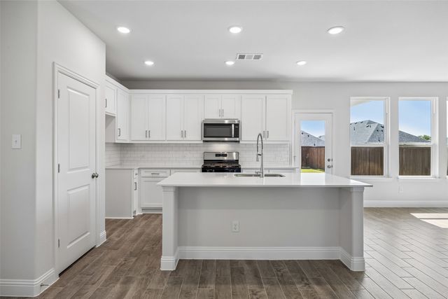 915 Sicily Boulevard, Princeton, TX 75407