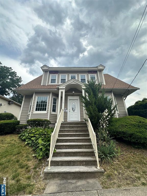 106 Clarendon Place, Hackensack, NJ 07601