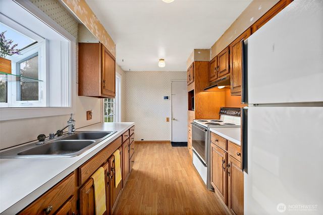 8114 Fairway Drive SW, Lakewood, WA 98498