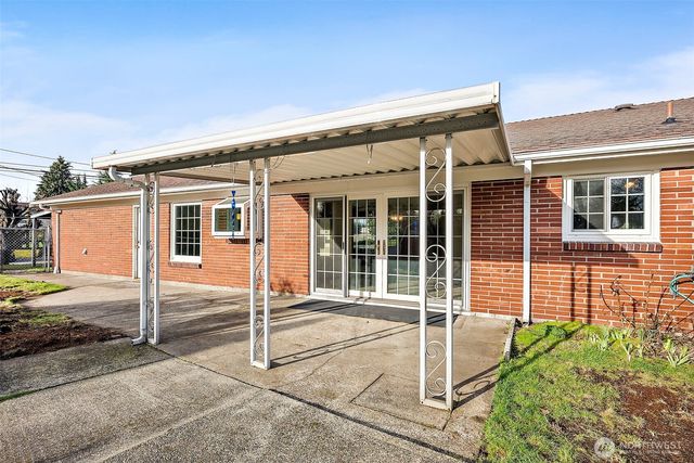 8114 Fairway Drive SW, Lakewood, WA 98498