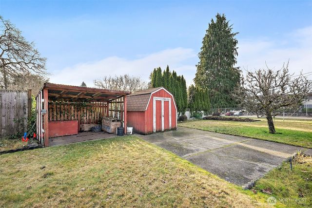 8114 Fairway Drive SW, Lakewood, WA 98498