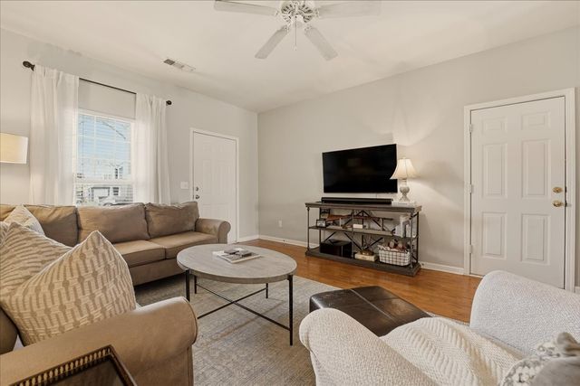 306 Normandy Cir, Nashville, TN 37209