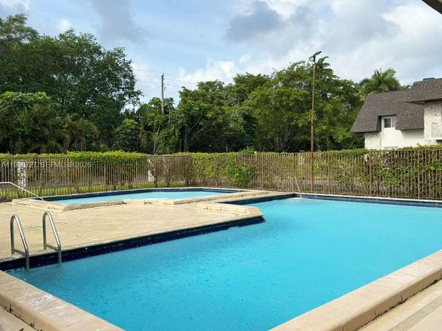 8475 SW 94th St 119E, Miami, FL 33156