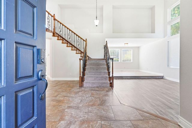 105 Dulverton Cir, Folsom, CA 95630