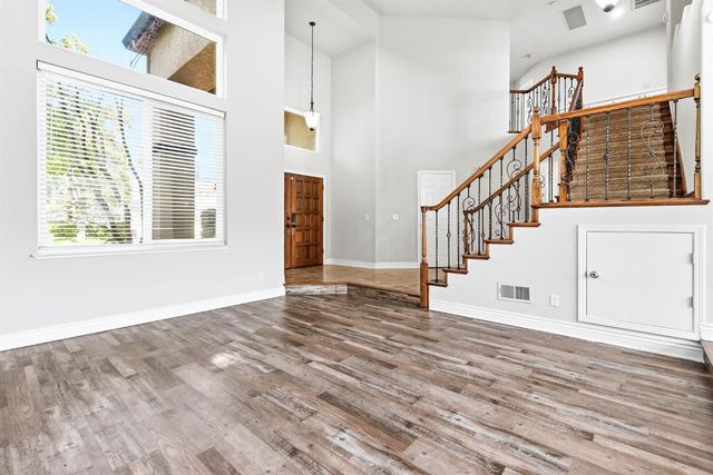 105 Dulverton Cir, Folsom, CA 95630
