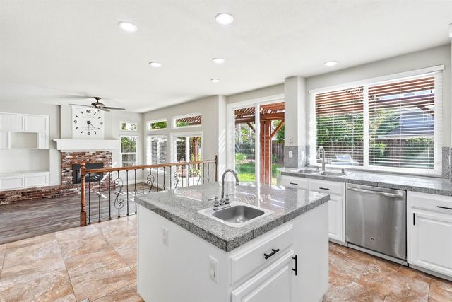 105 Dulverton Cir, Folsom, CA 95630