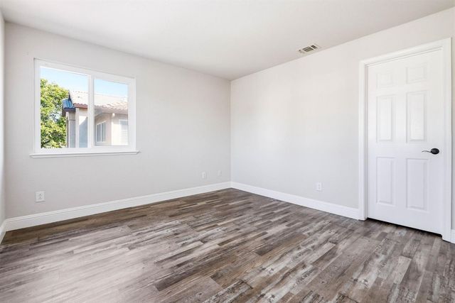 105 Dulverton Cir, Folsom, CA 95630