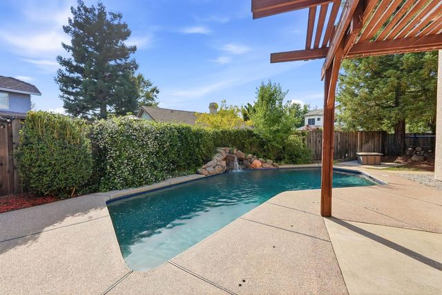 105 Dulverton Cir, Folsom, CA 95630