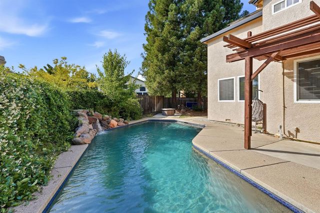 105 Dulverton Cir, Folsom, CA 95630