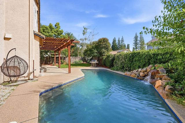 105 Dulverton Cir, Folsom, CA 95630