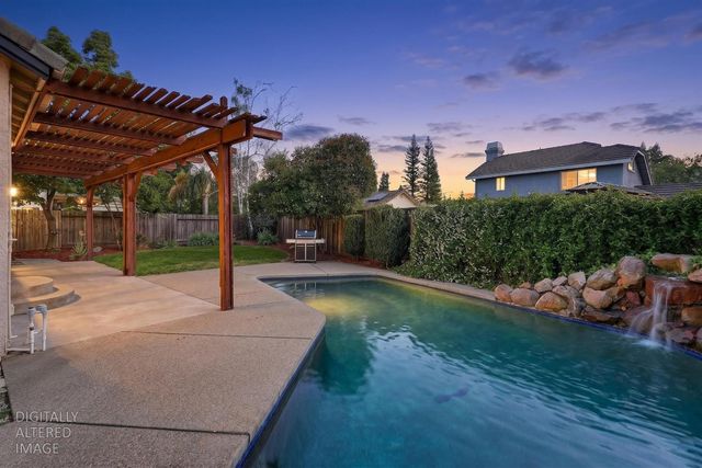 105 Dulverton Cir, Folsom, CA 95630