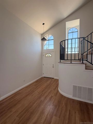 7538 Hawks Peak Way, San Diego, CA 92126