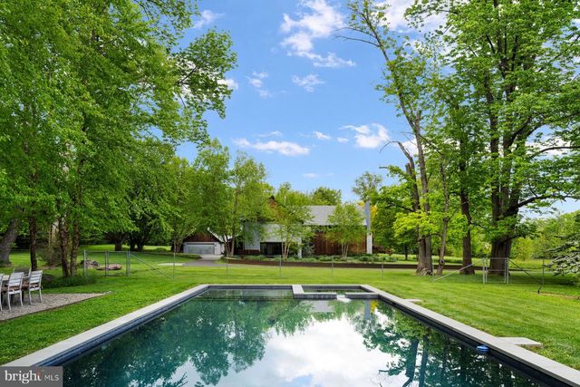 5828 STONEY HILL RD, New Hope, PA 18938