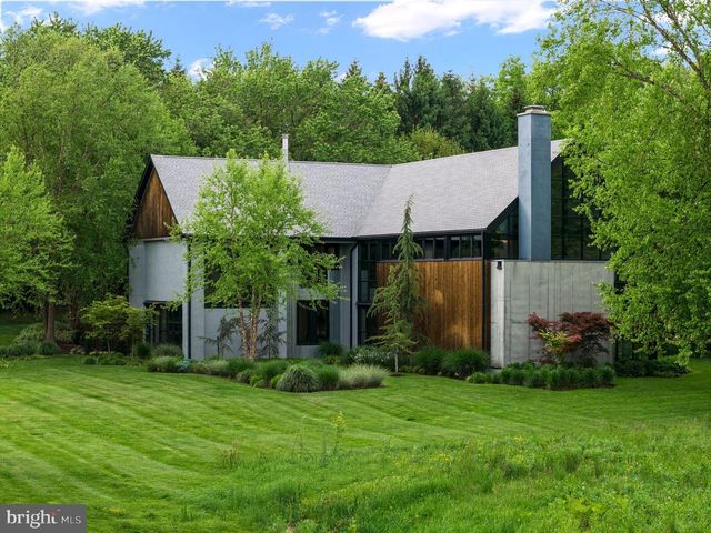 5828 STONEY HILL RD, New Hope, PA 18938