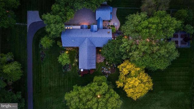 5828 STONEY HILL RD, New Hope, PA 18938