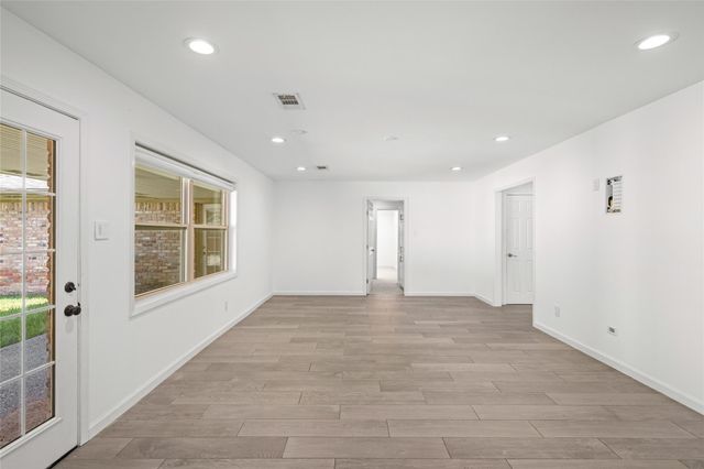 5834 Braesheather Drive, Houston, TX 77096