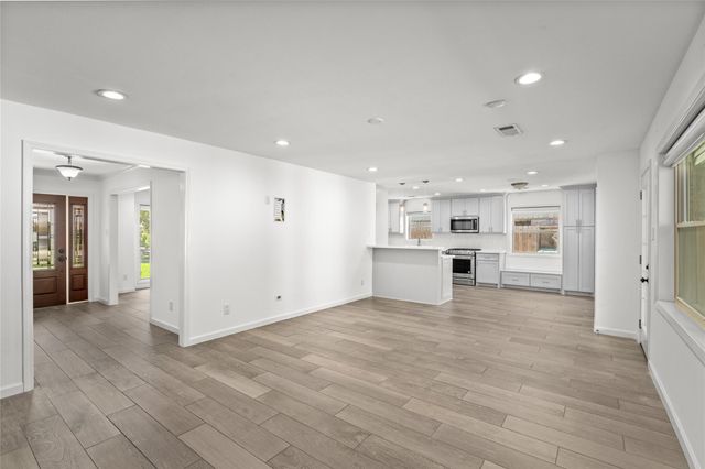 5834 Braesheather Drive, Houston, TX 77096