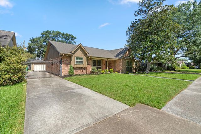 5834 Braesheather Drive, Houston, TX 77096