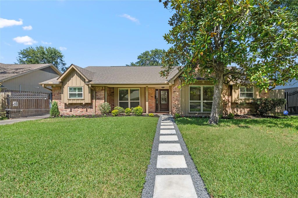5834 Braesheather Drive, Houston, TX 77096