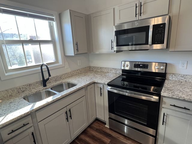 106 Adkins St, Clarksville, TN 37042