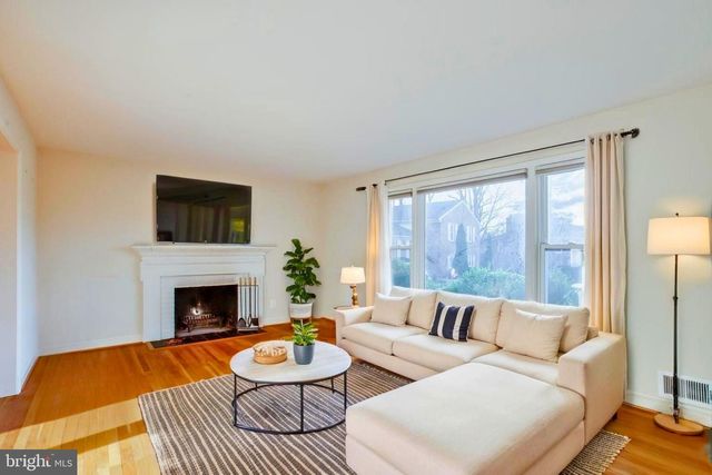 5000 TALBOIS PL, Alexandria, VA 22310