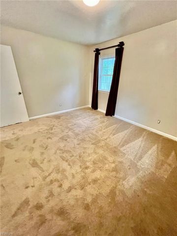 1320 Gabriel DR, Norfolk, VA 23502