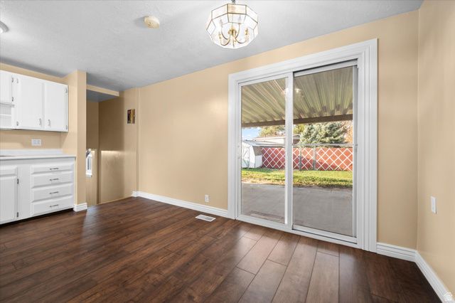 975 N GARNET ST, Layton, UT 84041