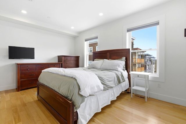 34 Heath St 3, Somerville, MA 02145